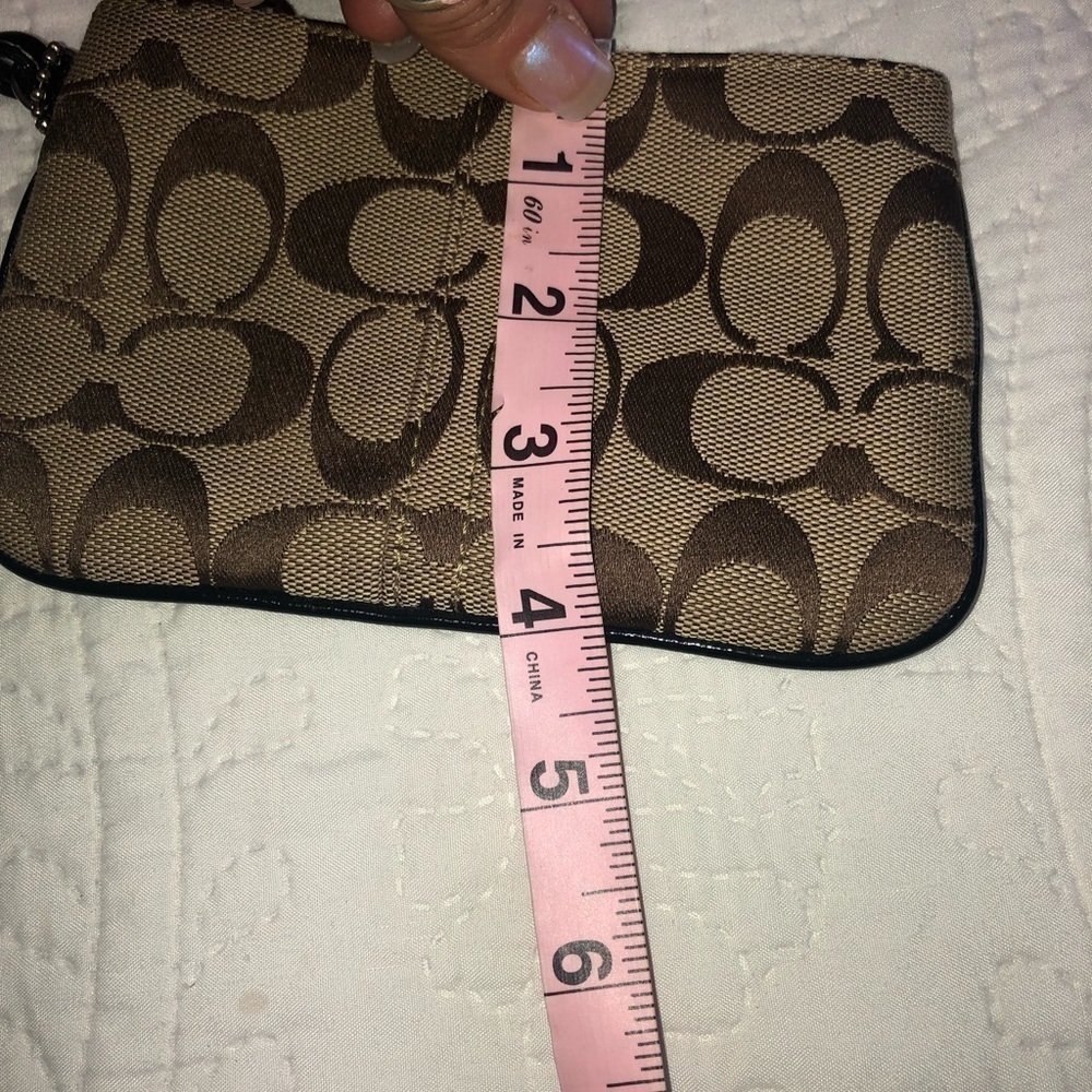 COACH CLASSIC BROWN & TAN WRISTLET PERFECT CONDITION - Picture 7 of 7